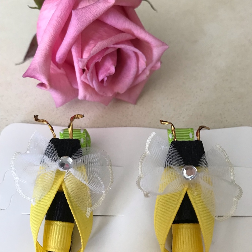 Cute Girl bee 🐝 pins